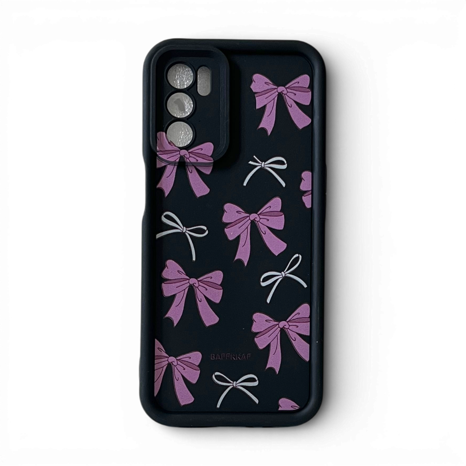 ive-processed-the-latest-set-of-photos-this-one-is-a-charming-and-stylish-smartphone-case-featuring-a-pattern-of-pink-and-white-bows-on-a-black-background-complete-with-a-protective-raised-camera