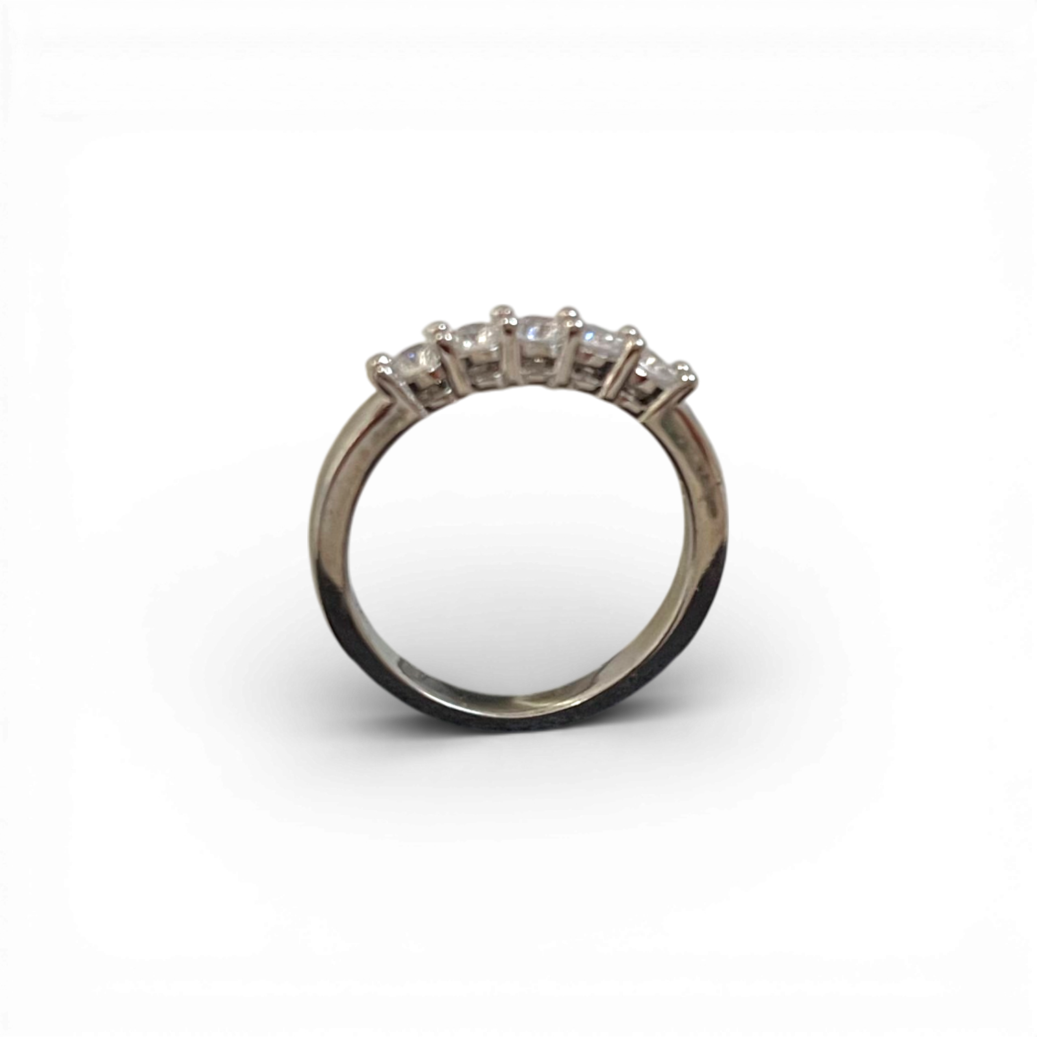 deternite-ring-with-5-fine-silver-stones-and-zirconium-oxides